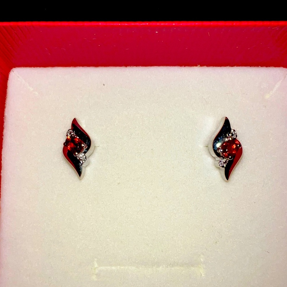 Oval Garnet and Diamond Shell 14k White Gold Stud Earrings